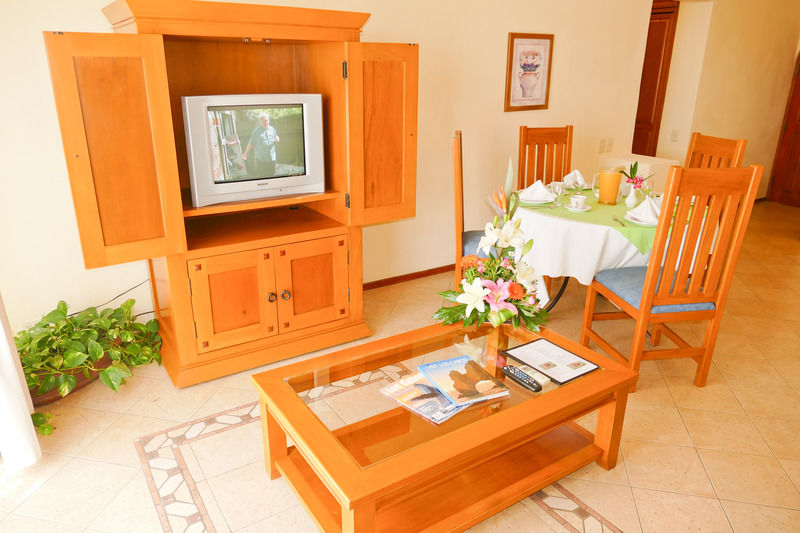 El Ameyal Hotel And Family Suites 卡波圣卢卡斯 外观 照片